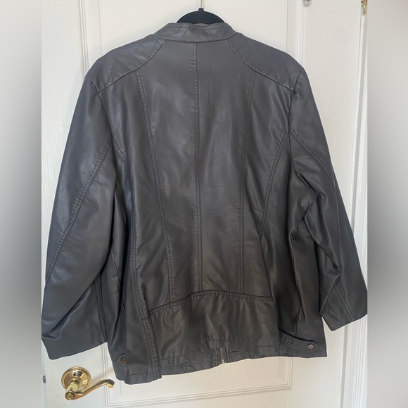•SOLD• NWOT Penningtons Faux Leather Jacket - Picture 2 of 3